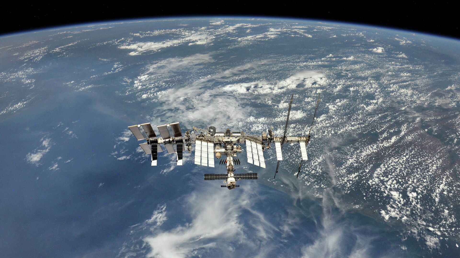 Россия отправит в космос четыре спутника для изучения ионосферы Земли