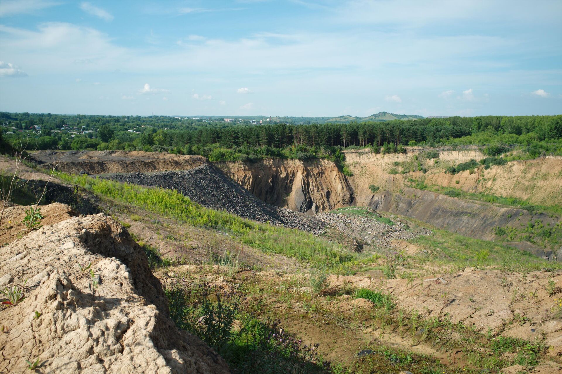 Заброшенный угольный разрез и эрозия почв близ Прокопьевска - РИА Новости, 1920, 27.07.2021