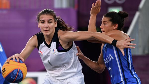 Российская баскетболистка Юлия Козик в матче против итальянок