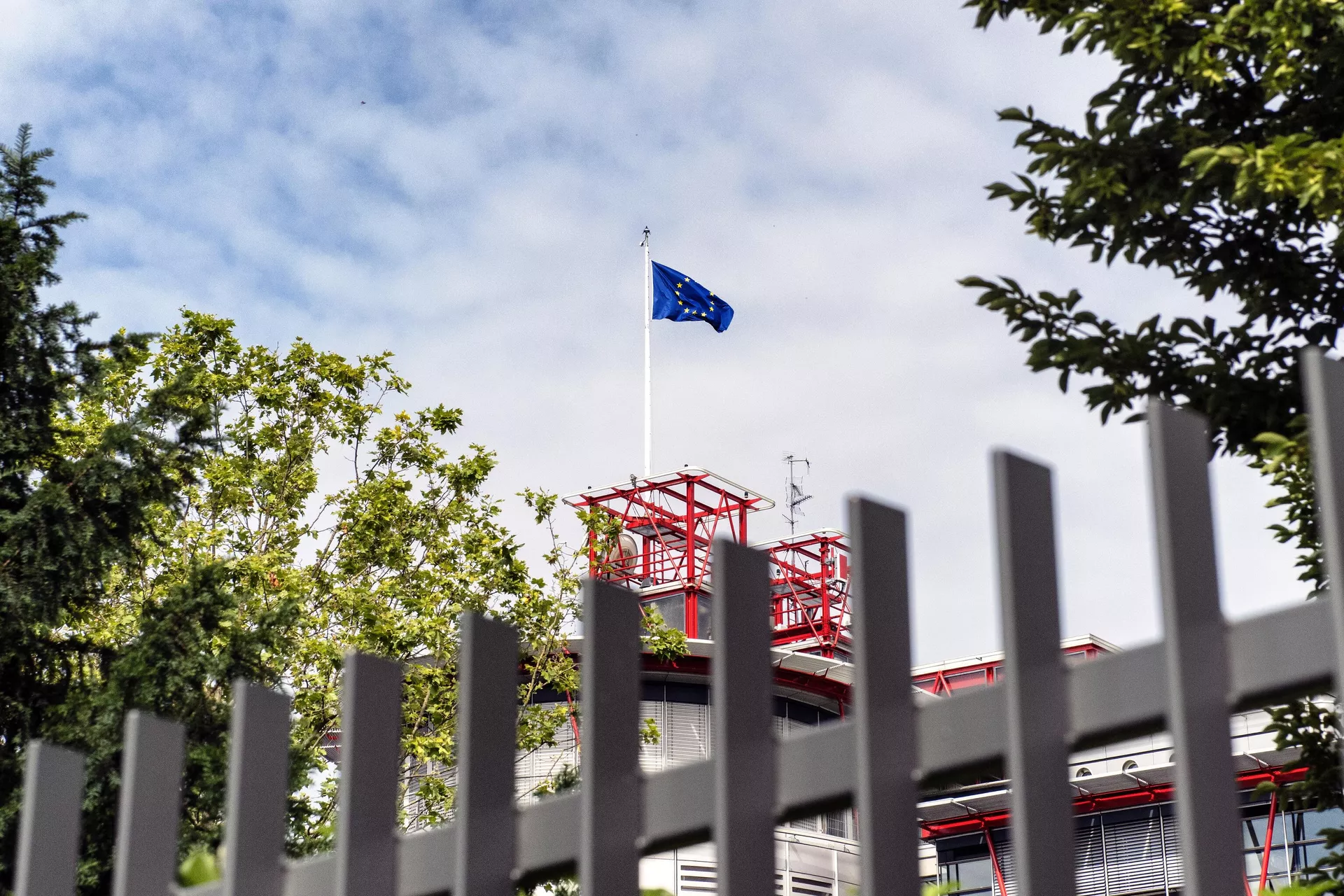       ()   -  , 1920, 31.10.2025