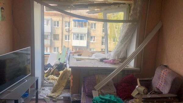 На месте взрыва газовоздушной смеси в одной из квартир пятиэтажного дома в городе Барнауле