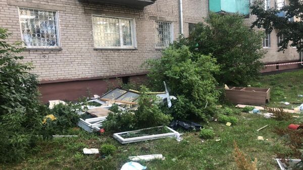 На месте взрыва газовоздушной смеси в одной из квартир пятиэтажного дома в городе Барнауле