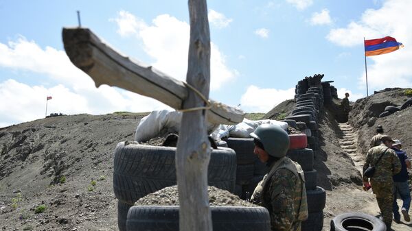 Военнослужащие Армении на границе с Азербайджаном