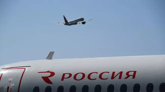 Самолет авиакомпании Россия 