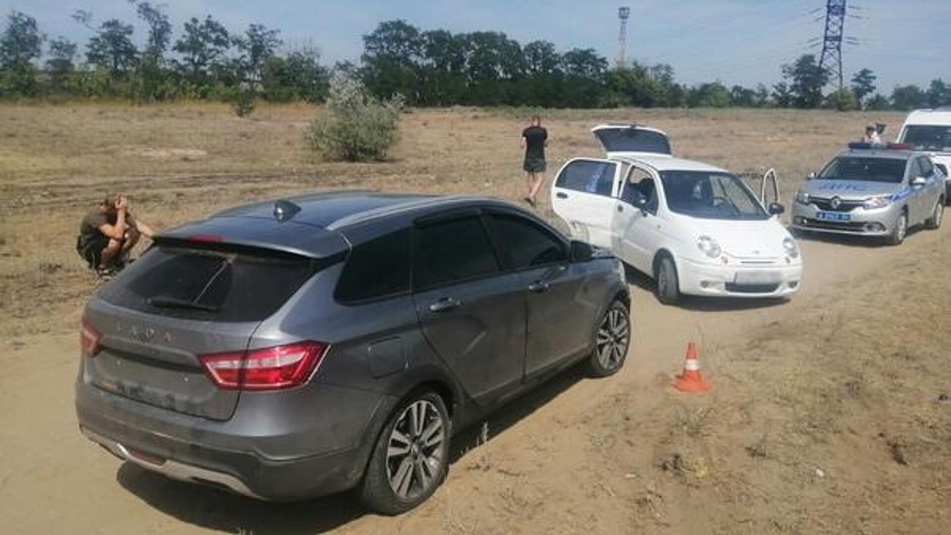 Волгоградец протаранил автомобиль с женой и детьми после ссоры - РИА  Новости, 19.08.2021