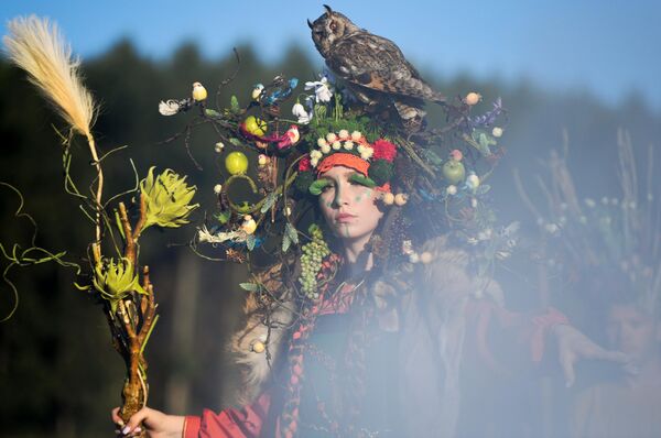 Артистка на этническом празднике Питрау в селе Зюри в Татарстане. Питрау - один из самых почитаемых праздников кряшен