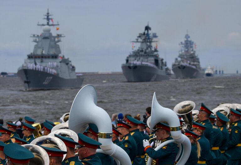 Главный военно-морской парад в честь Дня ВМФ в Кронштадте