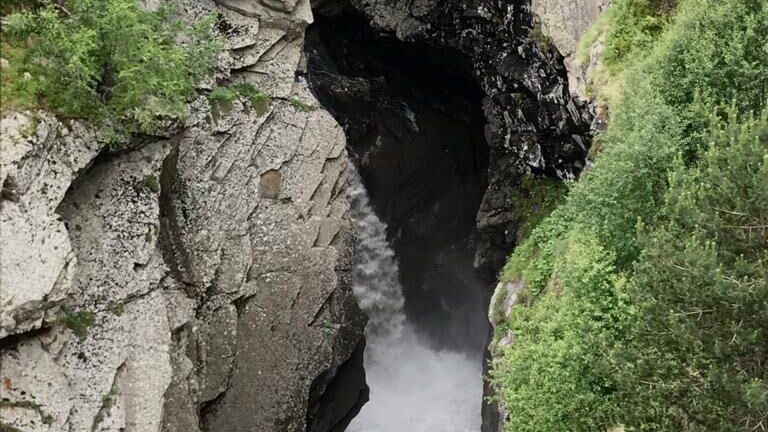 Водопад Чертова Мельница