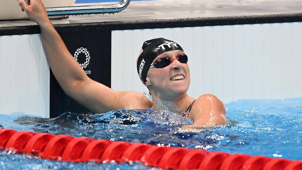 Американка Кэти Ледеки в семнадцатый раз выиграла чемпионат мира по водным ...