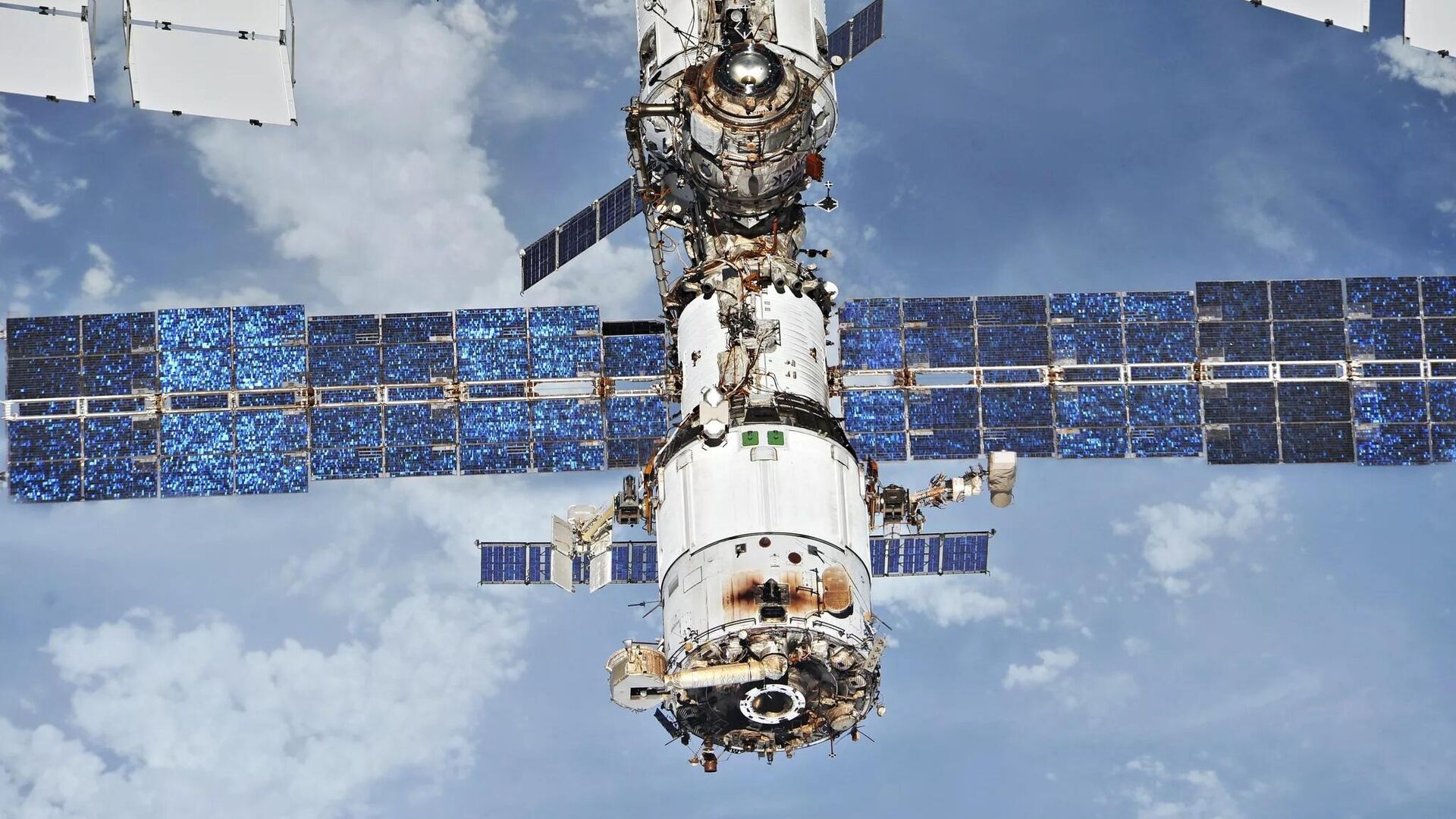 Российские космонавты нашли возможное последнее место утечки на МКС