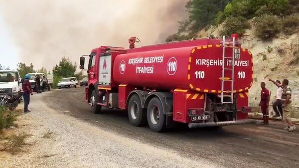 Борьба с пожарами в окрестностях турецкого города Манавгат