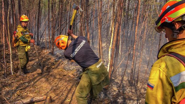 В Якутии лесной пожар грозит перекинуться на село Сылгы-Ытар