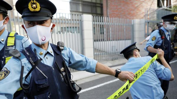 Полицейские оцепили польское посольство в Токио