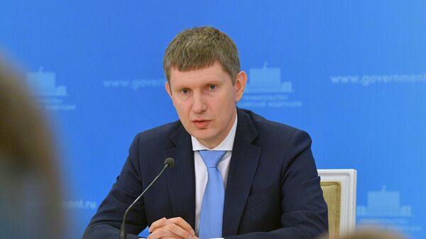 Министр экономического развития РФ Максим Решетников во время брифинга
