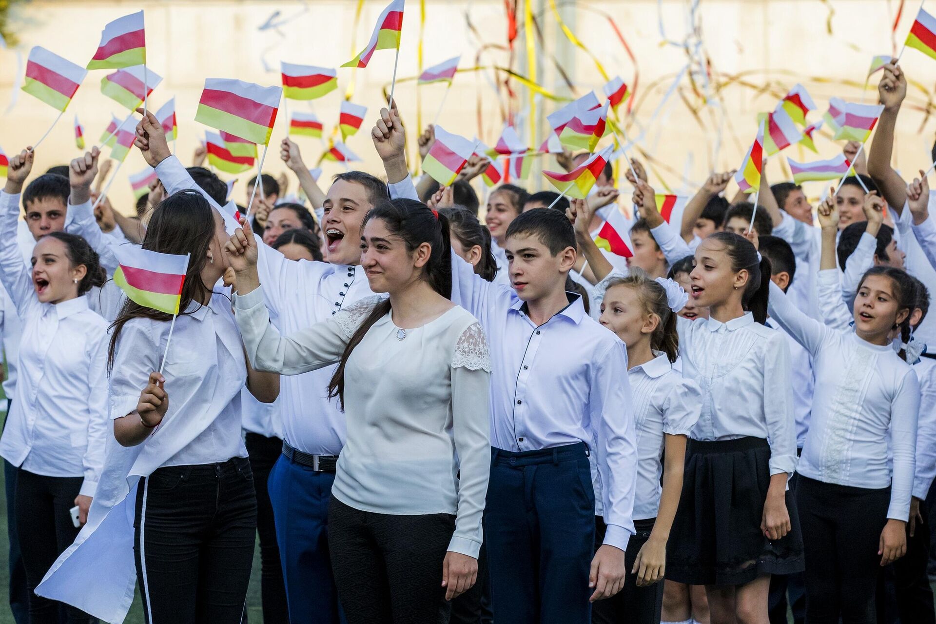 Юные жители Цхинвала на праздновании 10-летней годовщины признания Россией независимости Южной Осетии - РИА Новости, 1920, 05.08.2021