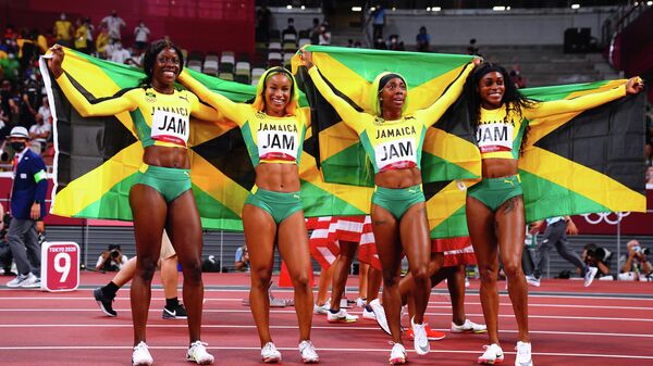 Ямайские спринтерши Бриана Уильямс, Элайн Томпсон-Хера, Шелли-Энн Фрейзер-Прайс и Шерика Джексон (слева направо)