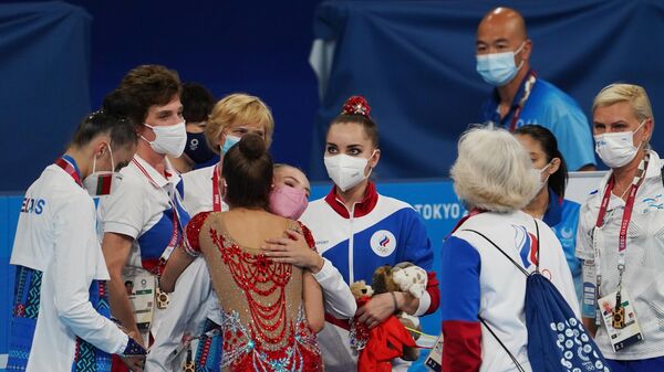 Команда Олимпийского комитета России после окончания соревнований по художественной