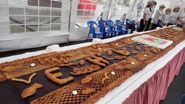 Черничный пирог длиной 950 см испекли в честь 950-летия Рыбинска