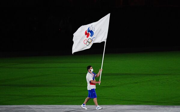 Борец Абдулрашид Садулаев во время парада атлетов на торжественной церемонии закрытия XXXII летних Олимпийских игр в Токио