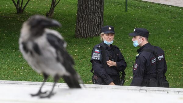 Полицейские на Манежной площади в Москве