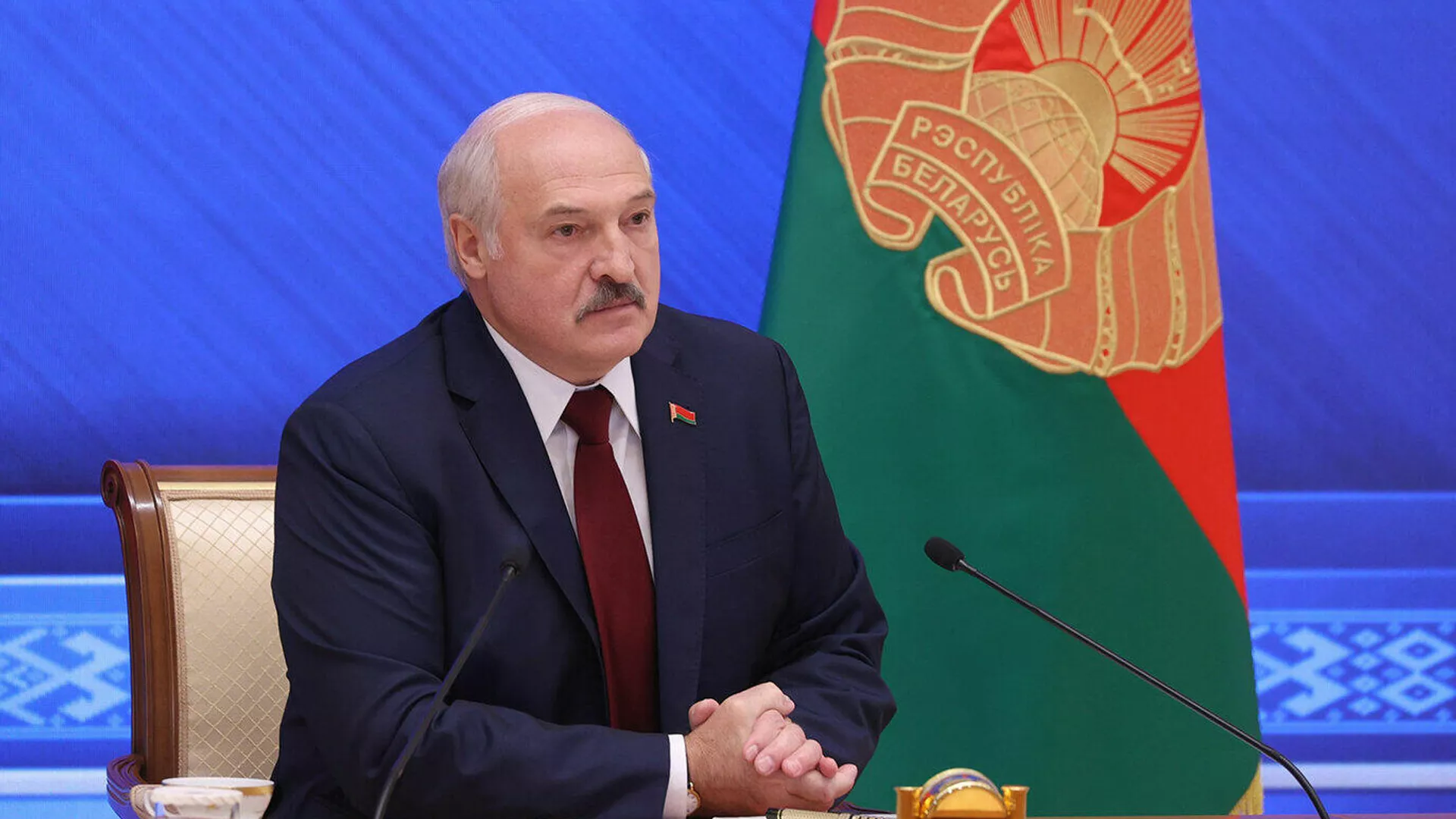Президент Белоруссии Александр Лукашенко во время встречи Большой разговор с Президентом - РИА Новости, 1920, 13.08.2021