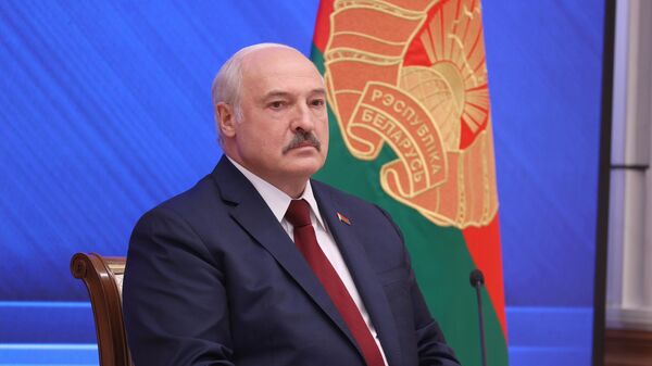 Лукашенко гарантировал безопасность пролета самолетов над Белоруссией