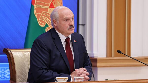 Президент Белоруссии Александр Лукашенко во время встречи с журналистами, представителями общественности, экспертного и медийного сообщества