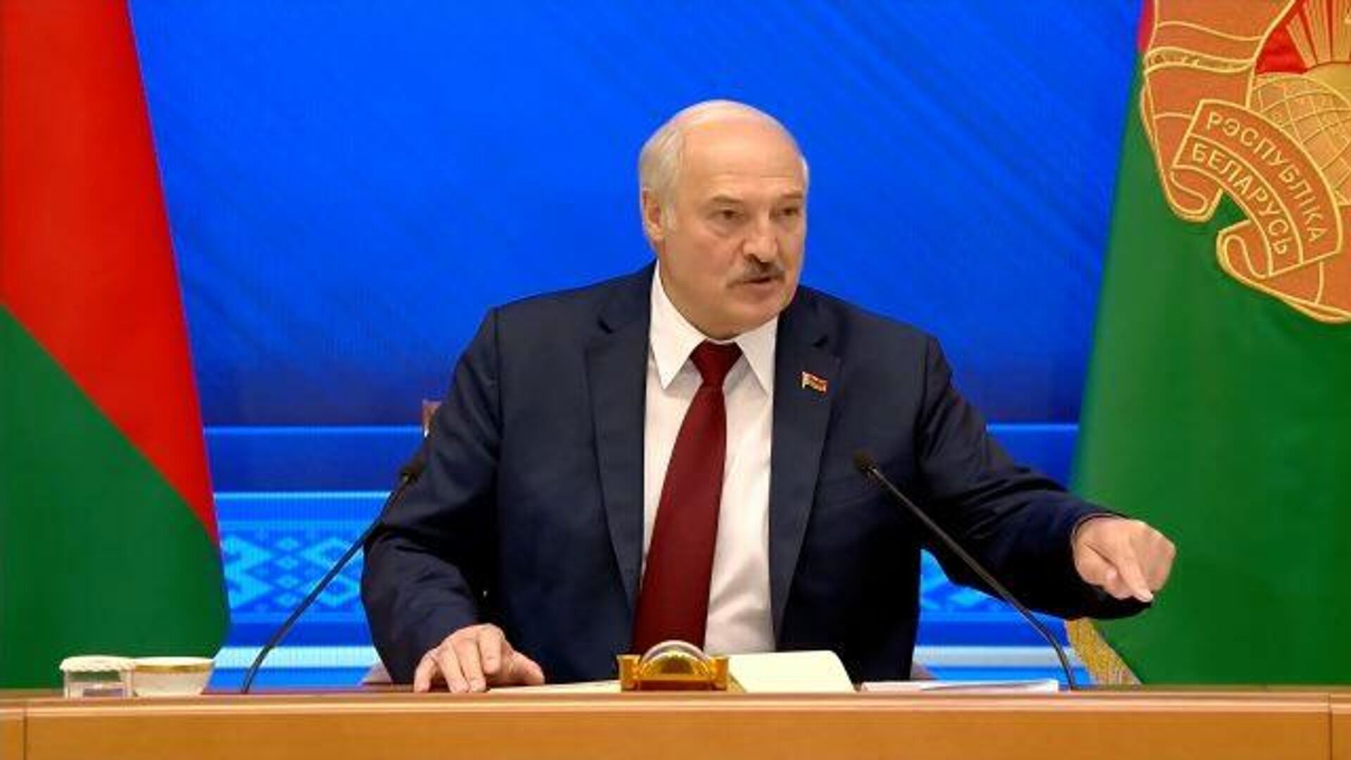 Не надо гадать, — Лукашенко ответил на вопрос, когда уйдет с поста президента - РИА Новости, 1920, 10.08.2021