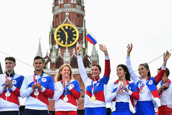 Российские спортсмены, члены сборной России (команда ОКР) на Красной площади в Москве