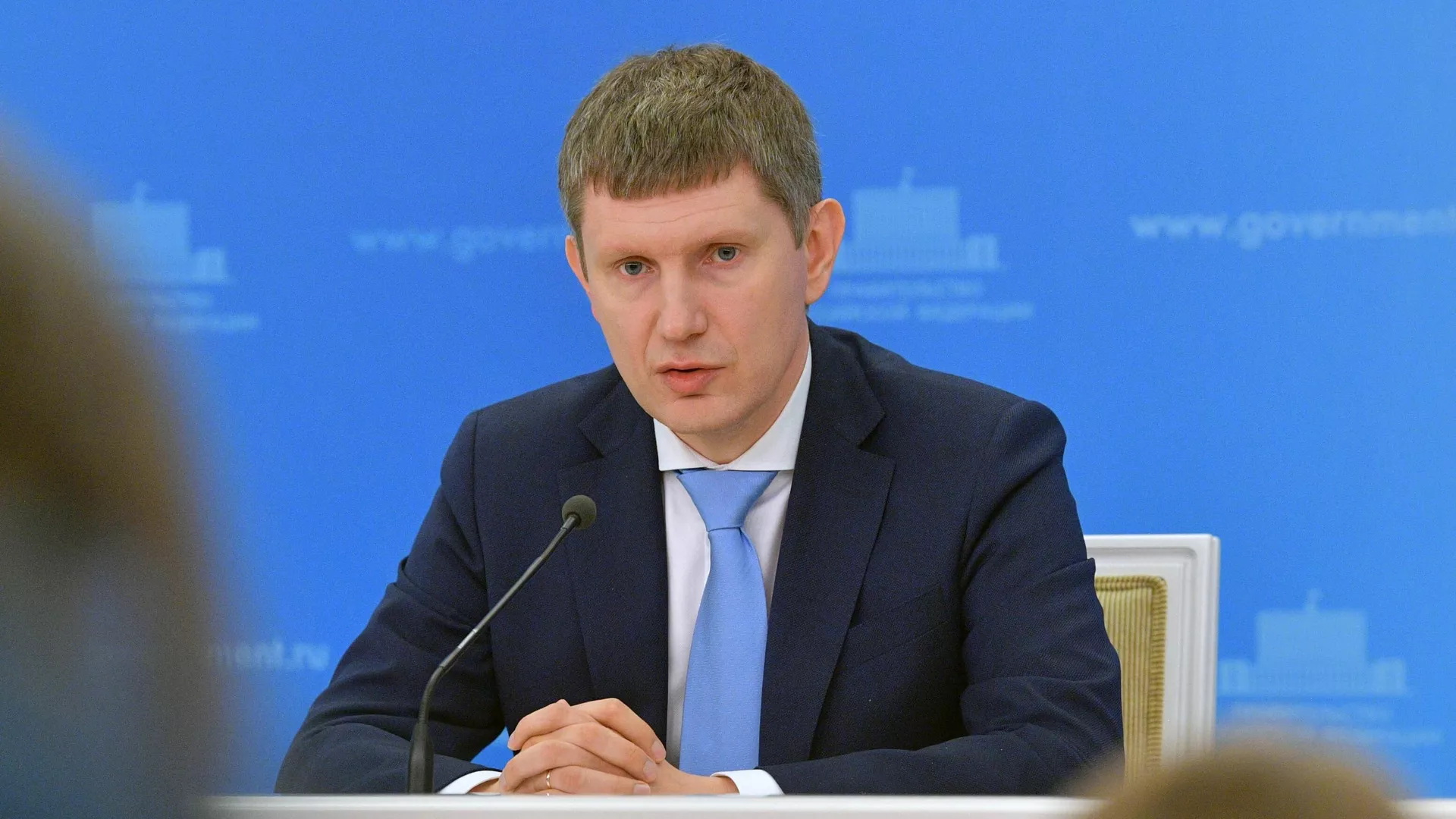 Министр экономического развития РФ Максим Решетников во время брифинга в Доме правительства РФ - РИА Новости, 1920, 08.09.2021