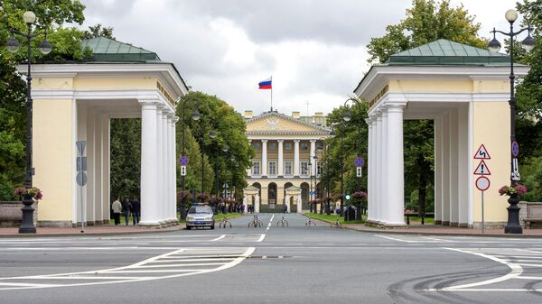 Здание Смольного института в Санкт-Петербурге