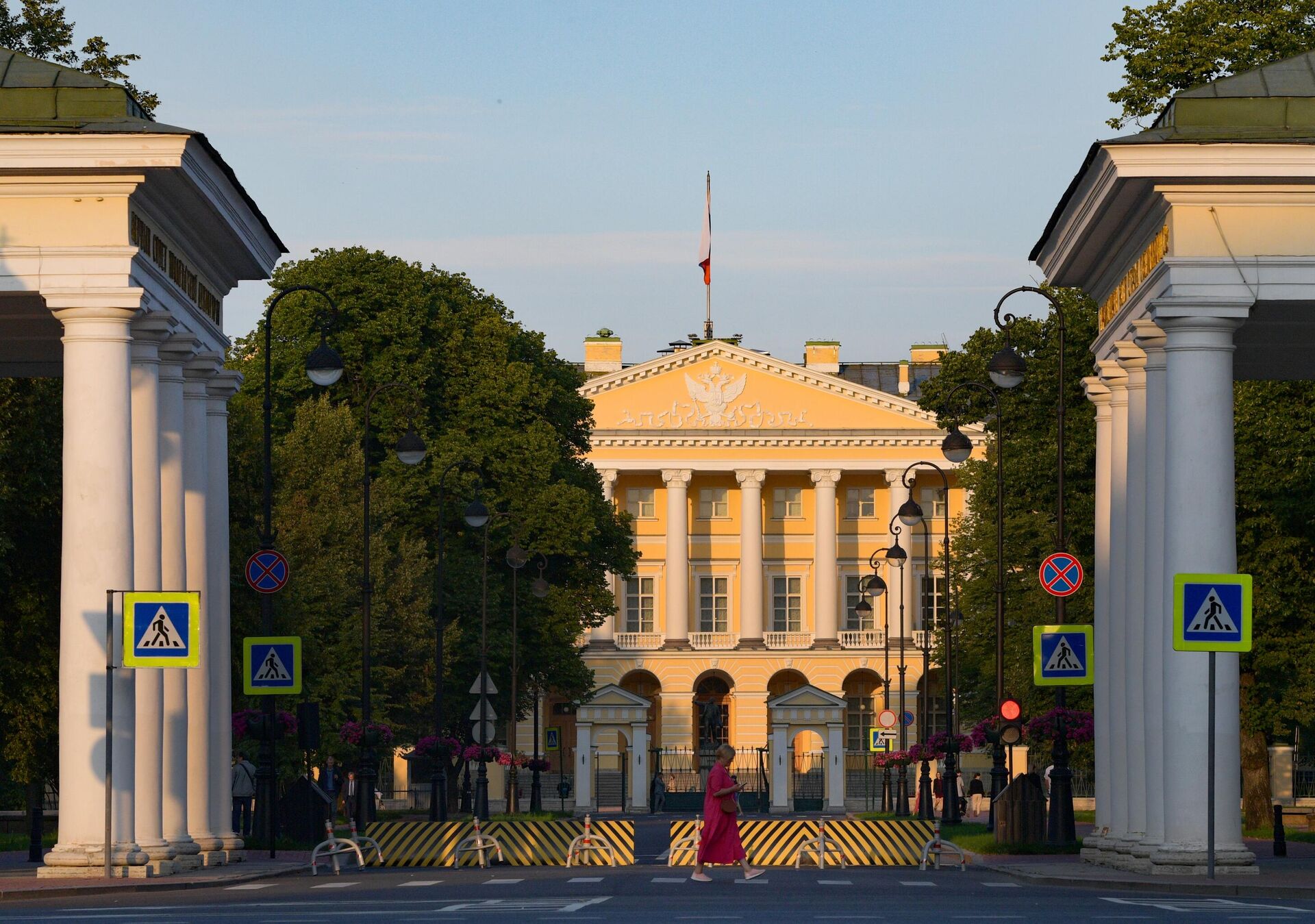 Здание Правительства в Санкт-Петербурге Здание Правительства в Санкт-Петербурге - РИА Новости, 1920, 08.12.2025