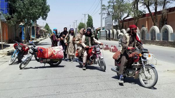 Боевики Талибана* в городе  Газни