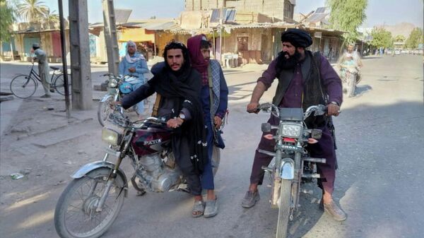 Боевики Талибана* в городе Фарах