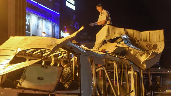 Место взрыва пассажирского автобуса на остановке в Воронеже