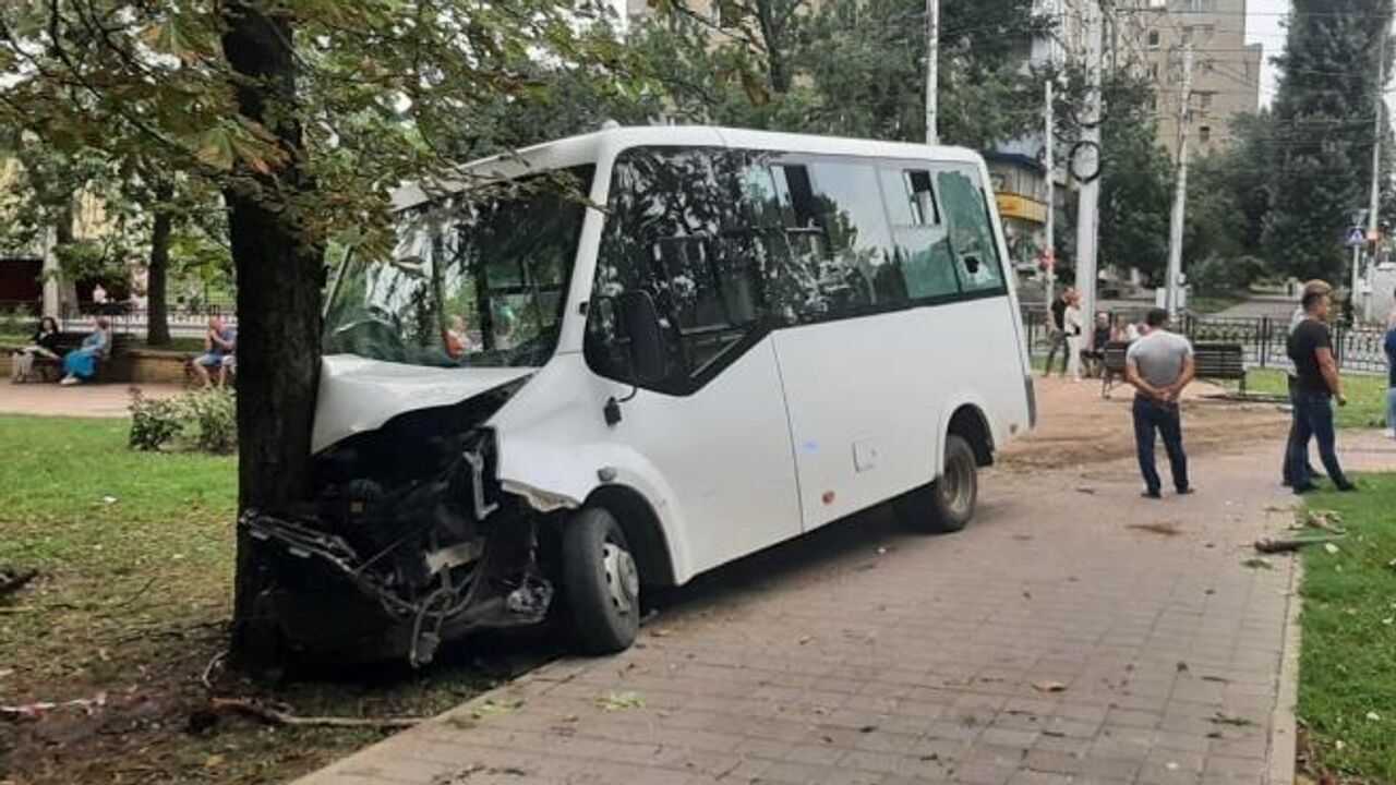 На Ставрополье три человека погибли в ДТП с грузовиком - РИА Новости,  19.08.2021