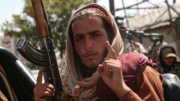 Боевик движения Талибан (террористическая организация, запрещена в России) в Кабуле