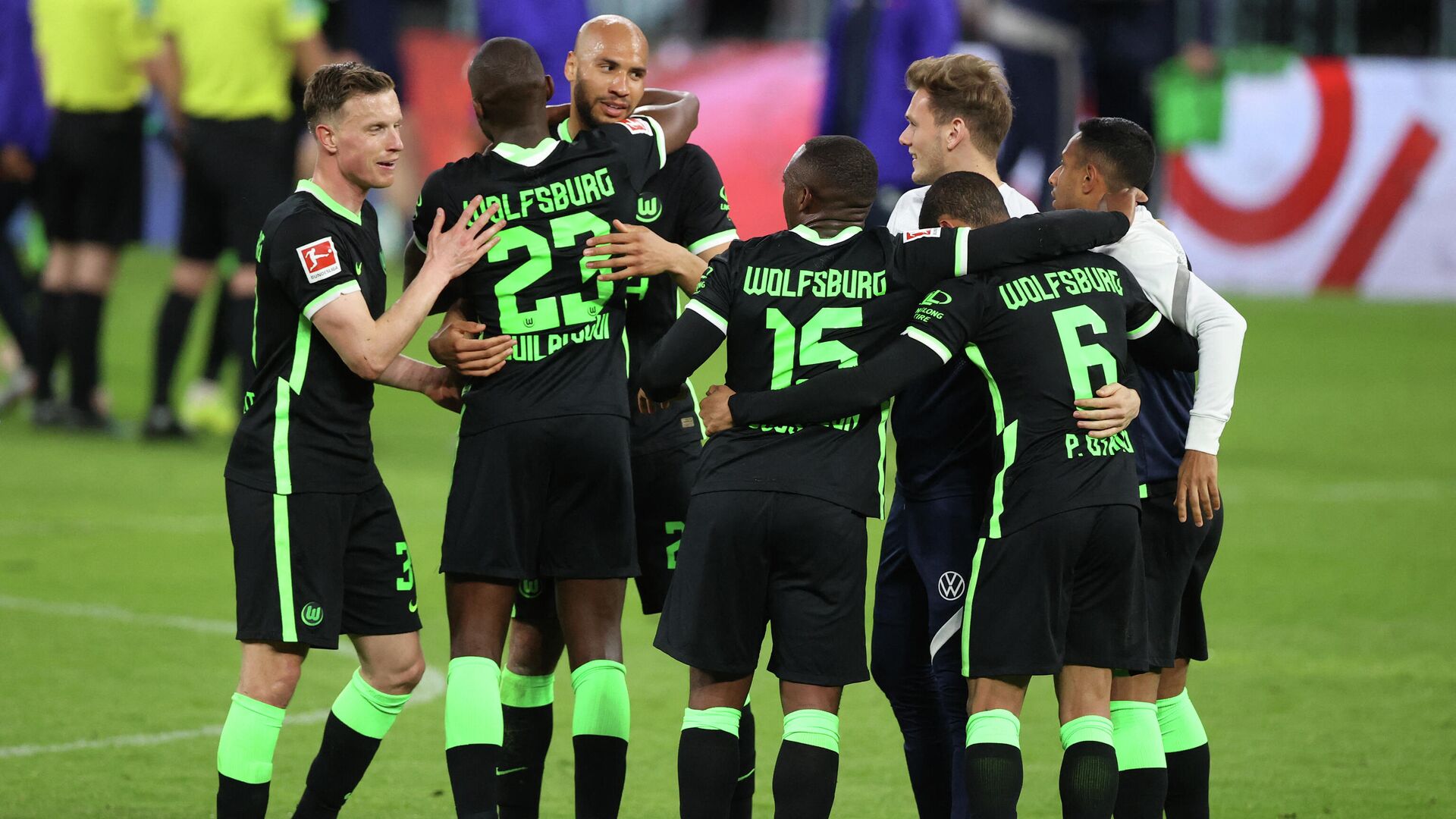Wolfsburg players celebrate after the German first division Bundesliga football match RB Leipzig vs VfL Wolfsburg in Leipzig, on May 16, 2021. (Photo by Jan WOITAS / POOL / AFP) / DFL REGULATIONS PROHIBIT ANY USE OF PHOTOGRAPHS AS IMAGE SEQUENCES AND/OR QUASI-VIDEO - РИА Новости, 1920, 17.08.2021