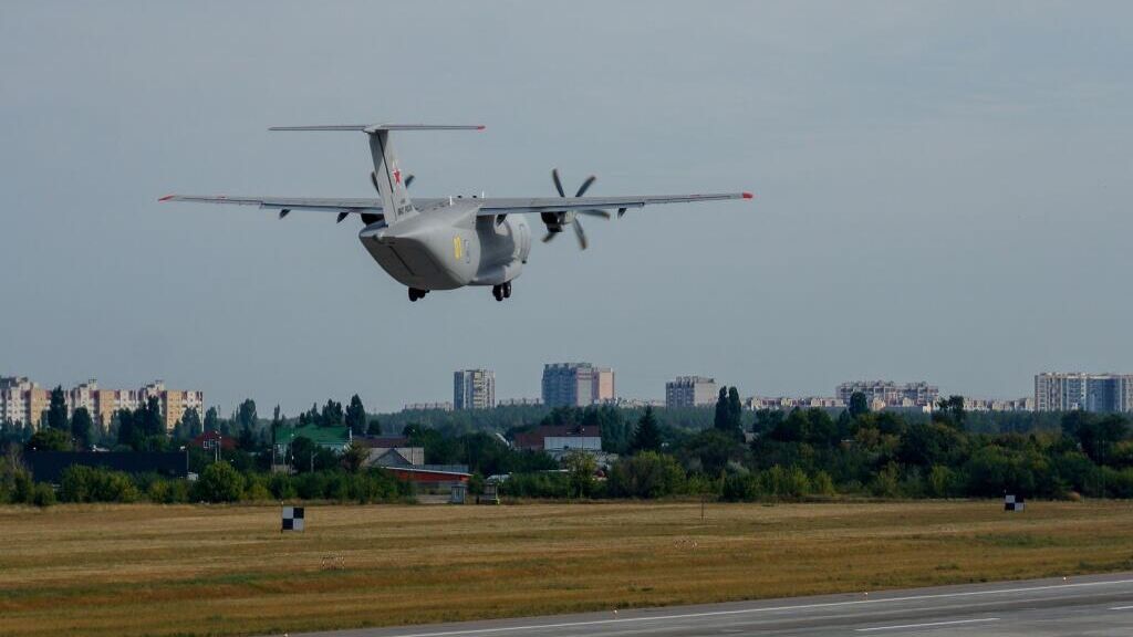 Самолет Ил-112В во время прибытия из Воронежа в Москву для участия в Армии-2021 - РИА Новости, 1920, 18.08.2021