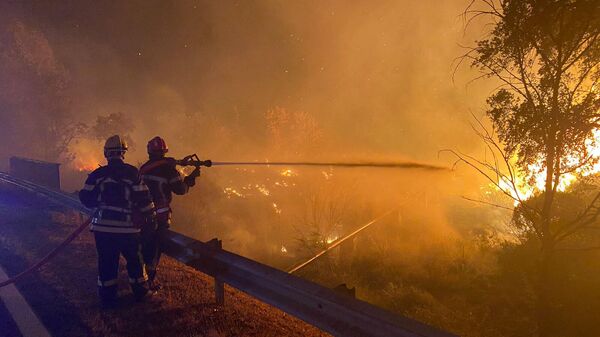 Тушение пожара в Гонфароне, на юго-востоке Франции