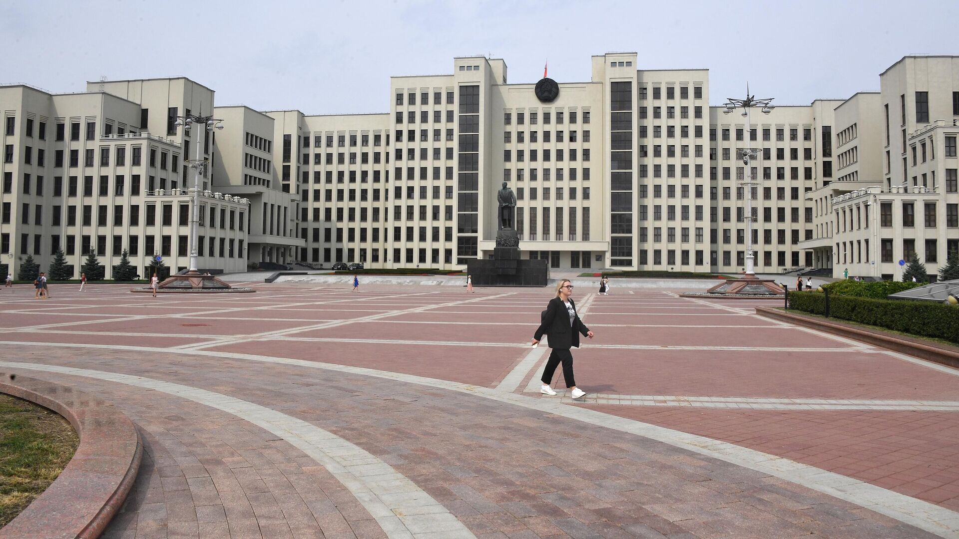 Дом правительства на площади Независимости в Минске - РИА Новости, 1920, 28.10.2022