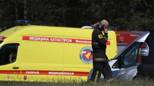 Автомобиль скорой медицинской помощи в районе места крушения самолета Ил-112В в Подмосковье