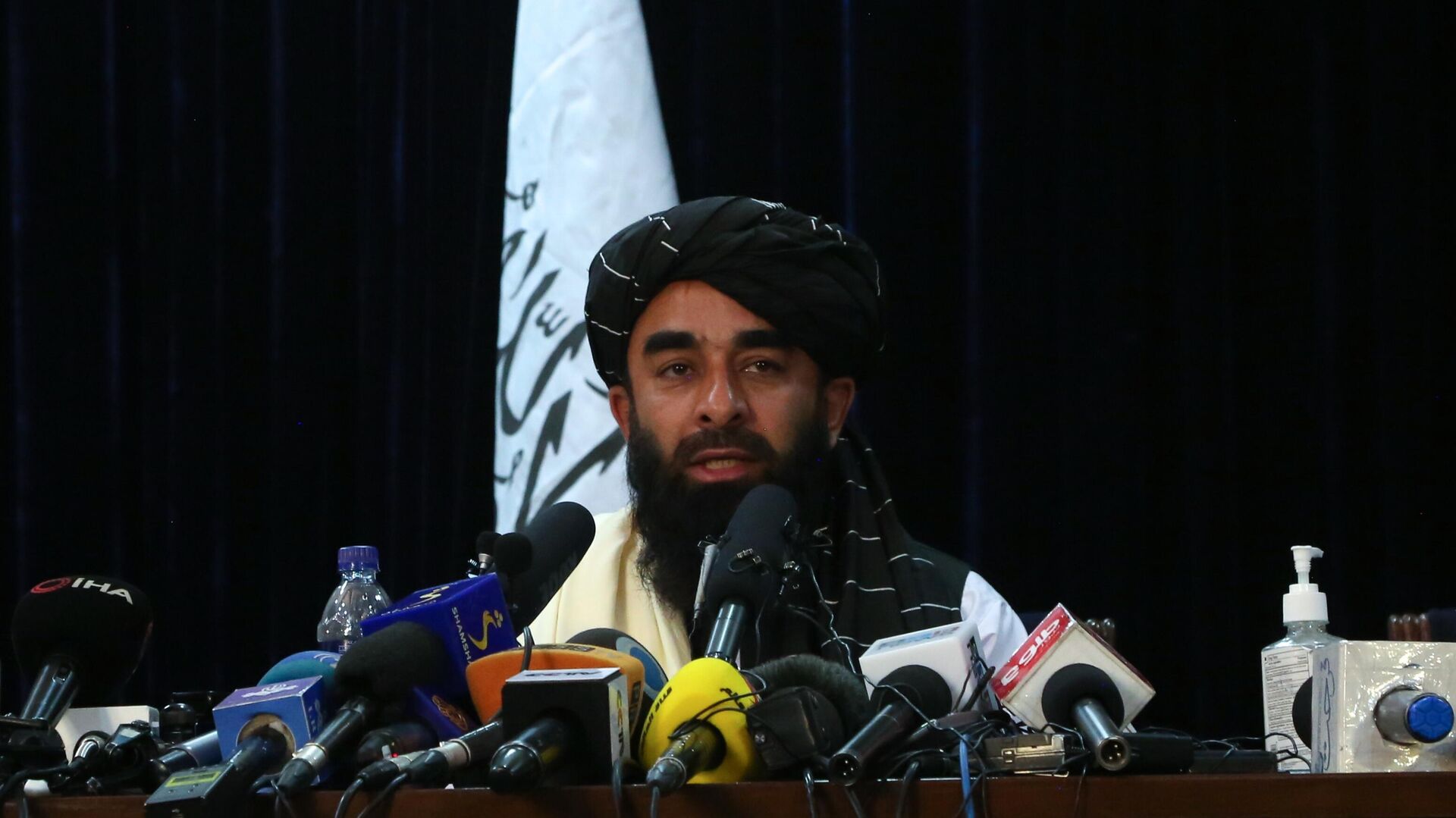 Представитель движения Талибан (террористическая организация, запрещена в РФ) Забиулла Муджахид во время пресс-конференции в Кабуле - РИА Новости, 1920, 07.09.2021