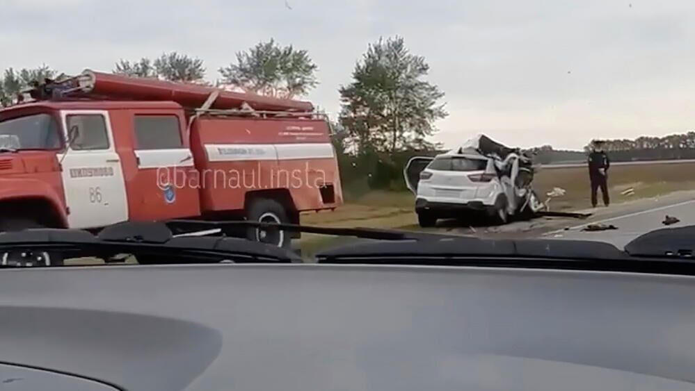 Кадр видео очевидца с места ДТП в Алтайском крае - РИА Новости, 1920, 18.08.2021