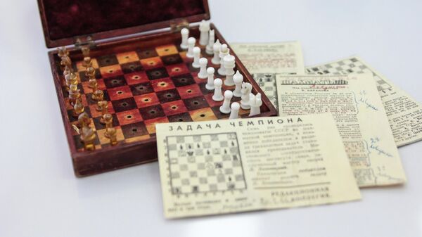 Карманные шахматы, купленные Р. Я. Малиновским в Харбине. Манчжоу-Го, 1945 г.