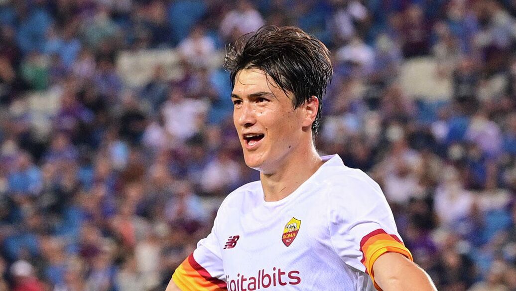 Гол Шомуродова принес "Роме" победу над "Вероной"