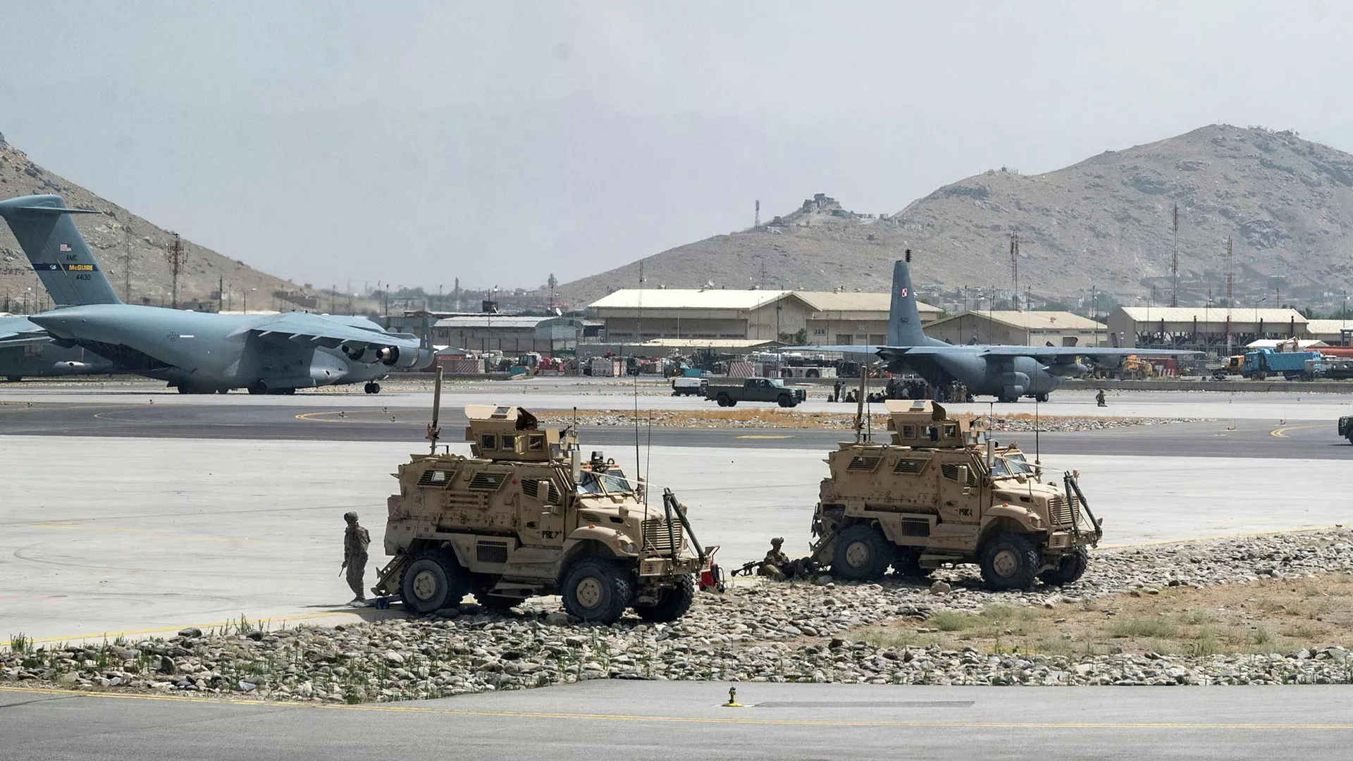 Американские военные в аэропорту Кабула Американские военные в аэропорту Кабула - РИА Новости, 1920, 22.08.2021