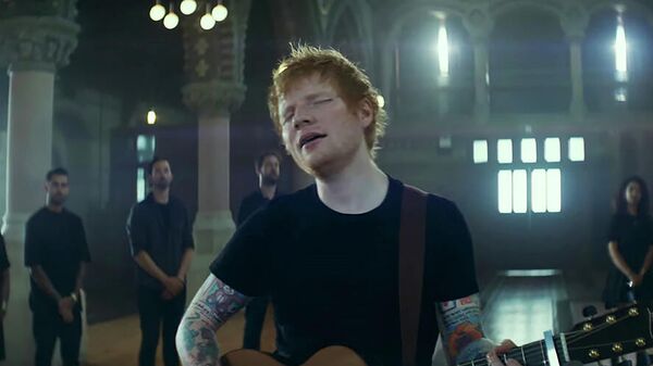 Кадр из клипа Ed Sheeran - Visiting Hours 