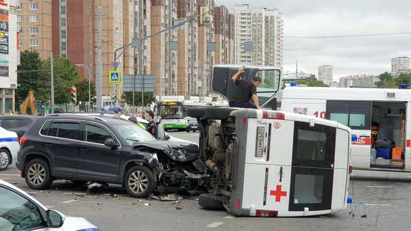 На месте ДТП с участием машины скорой помощи на северо-востоке Москвы