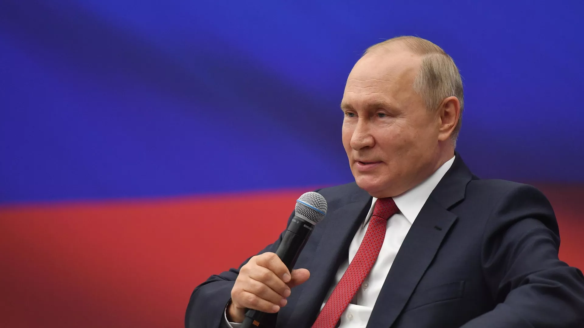 Президент РФ Владимир Путин на встрече с представителями партии Единая Россия Президент РФ Владимир Путин на встрече с представителями партии Единая Россия - РИА Новости, 1920, 24.08.2021